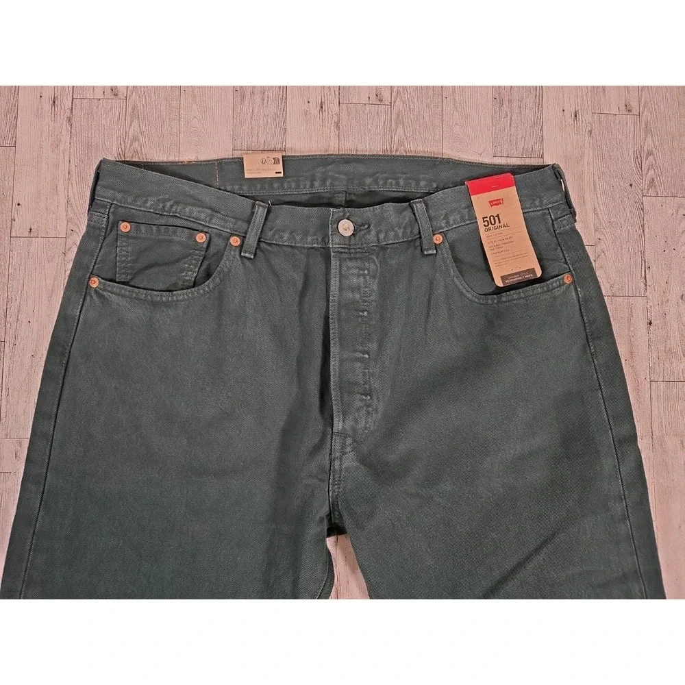 Levi's 501 Mens Jeans 38x30 Sits at Waist Relaxed Thigh Straight Leg GREEN